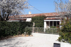 maison 2 ou 4 personnes jardin parking LES AMANDIERS